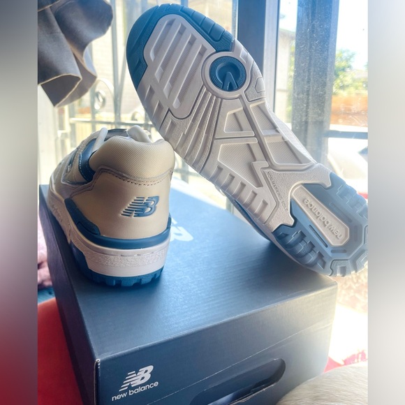 New balance 💞550 (2) pairs - Picture 9 of 16